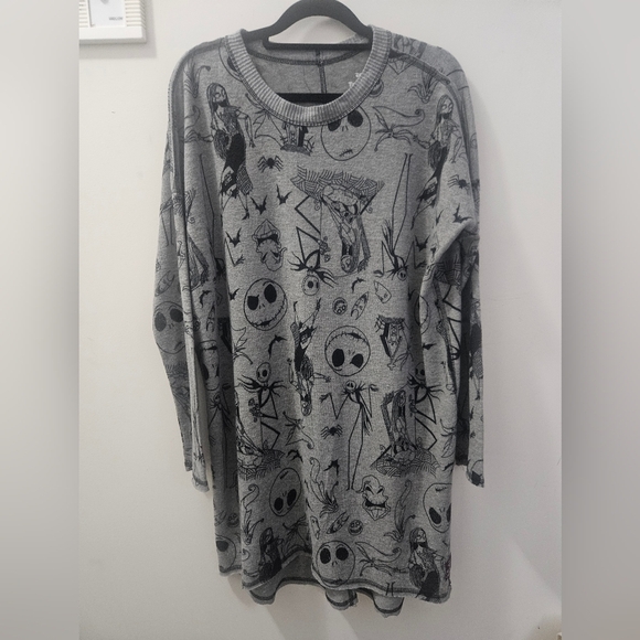 Nightmare Before Christmas nightgown sz. S (fits larger) - Picture 4 of 11